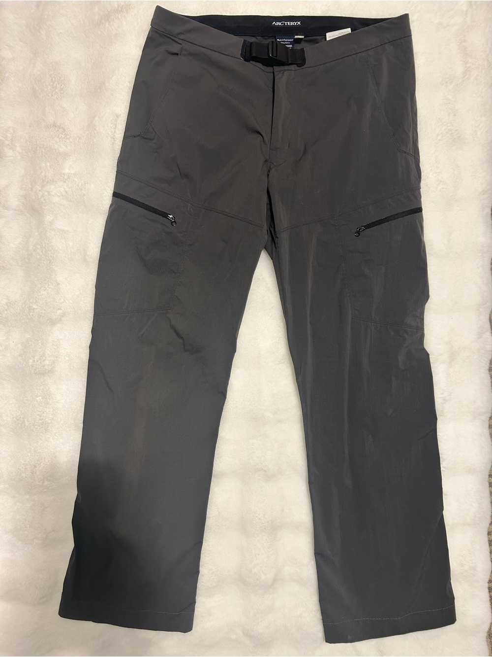 Arc'teryx Men's Dark Gray Technical Jogger Pants